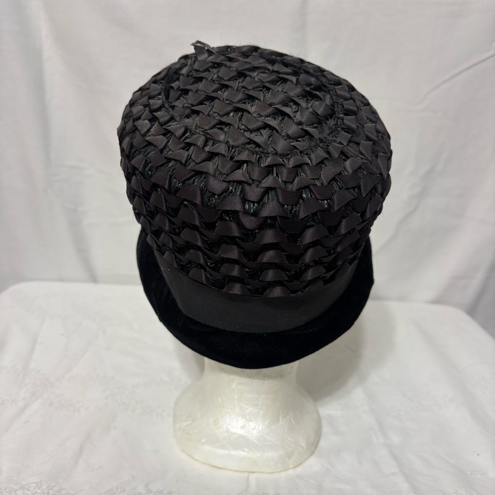 Elegent vintage black raffia and velvet pillbox hat - Picture 4 of 6